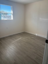 90 W Cowles St in Englewood, FL - Building Photo - Building Photo