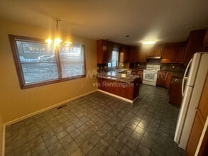 92 Water St in Southington, CT - Building Photo - Building Photo