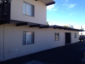 1136 N West St in Anaheim, CA - Building Photo - Building Photo