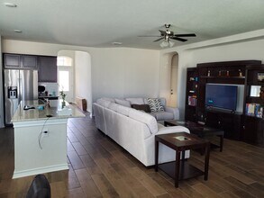 13811 Newman Stage in San Antonio, TX - Building Photo - Building Photo