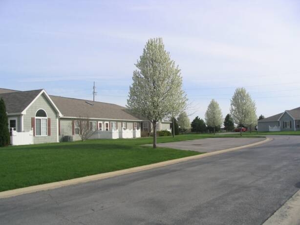 Plum Brook Villas West in Sandusky, OH - Building Photo - Building Photo