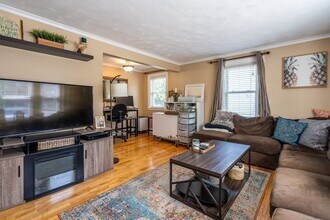 19 Grew Ave in Boston, MA - Building Photo - Building Photo