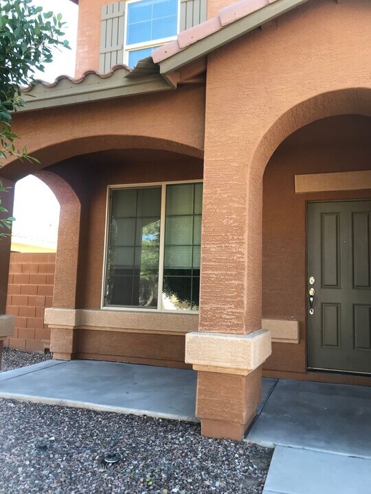 18149 W Hatcher Rd in Waddell, AZ - Building Photo