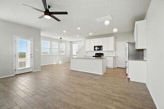 5600 Respinto Dr in Austin, TX - Building Photo - Building Photo