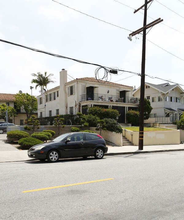 960 S Normandie Ave in Los Angeles, CA - Building Photo