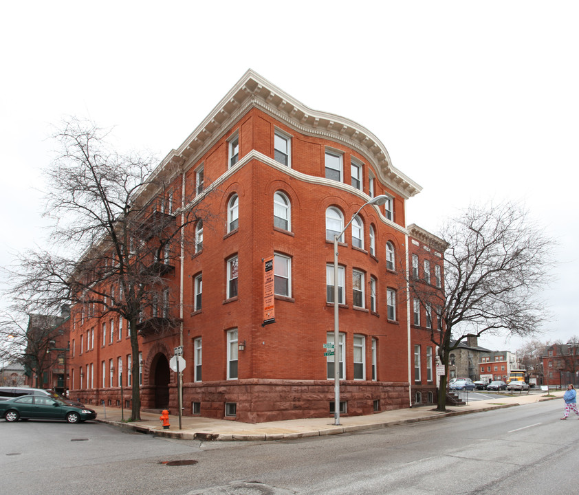 2300 N. Calvert St in Baltimore, MD - Foto de edificio