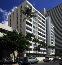 Kaiolu Sunrise in Honolulu, HI - Foto de edificio - Building Photo