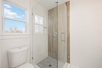 7921 Bonaire St-Unit -B in Houston, TX - Building Photo - Building Photo