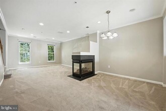 1547 Northern Neck Dr, Unit 201 in Vienna, VA - Building Photo - Building Photo
