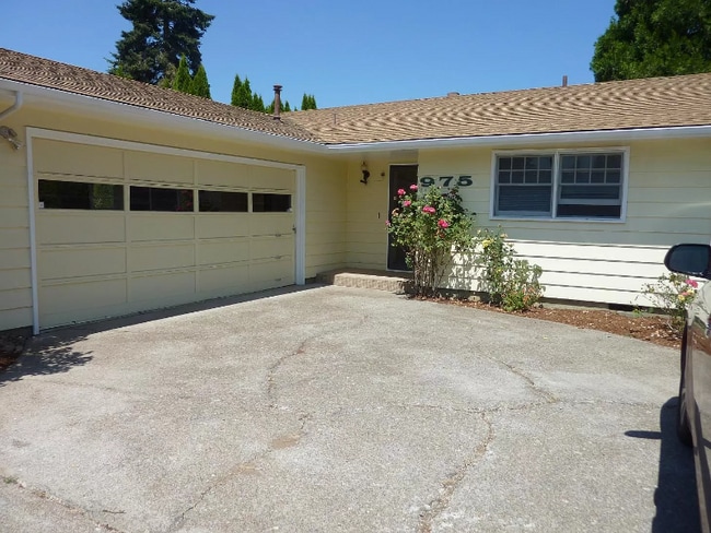 975 Cross St SE in Salem, OR - Building Photo - Building Photo