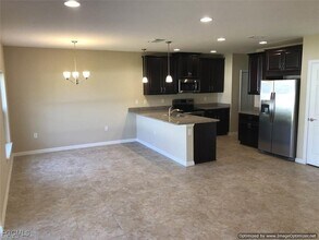 3820 Tilbor Circle in Ft. Myers, FL - Building Photo - Building Photo