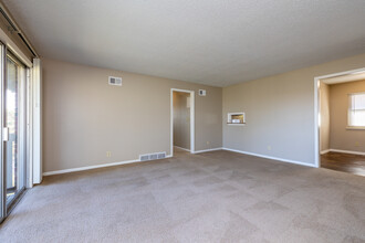 The Pines at Red Bridge in Kansas City, MO - Building Photo - Interior Photo