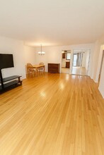 2139 N Harlem Ave, Unit 224 in Chicago, IL - Foto de edificio - Building Photo