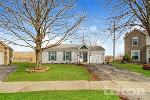 3261 Bremerton Ln in Aurora, IL - Building Photo