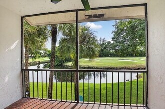 21988 Cypress Dr in Boca Raton, FL - Foto de edificio - Building Photo