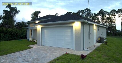 224 Victoria Ave S in Lehigh Acres, FL - Building Photo - Building Photo
