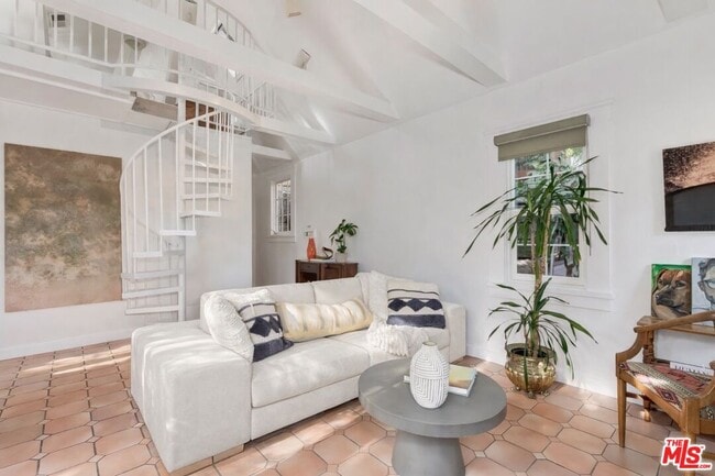 2427 N Gower St in Los Angeles, CA - Building Photo - Building Photo