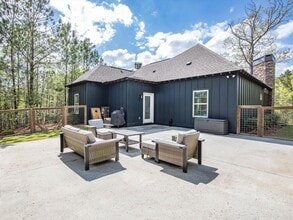 127 Camp Cir in Dadeville, AL - Foto de edificio - Building Photo