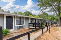 Norwood in Lilburn, GA - Foto de edificio - Building Photo