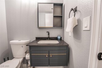3220 Shoreheight St in Las Vegas, NV - Building Photo - Building Photo