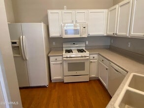 6335 W Saddlehorn Rd in Phoenix, AZ - Building Photo - Building Photo