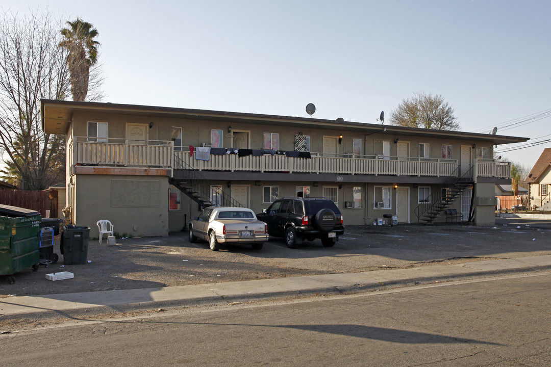 600 Las Palmas Ave in Sacramento, CA - Foto de edificio