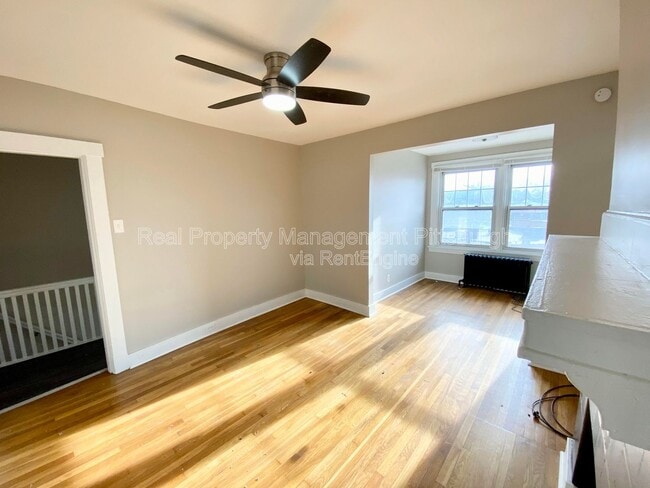 5735 Phillips Ave in Pittsburgh, PA - Building Photo - Building Photo