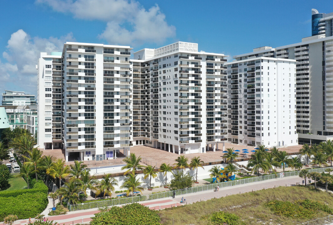 Maison Grande in Miami Beach, FL - Building Photo