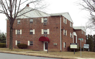 Oak Manor Apartments