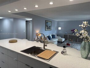 950 Egret Cir in Delray Beach, FL - Foto de edificio - Building Photo