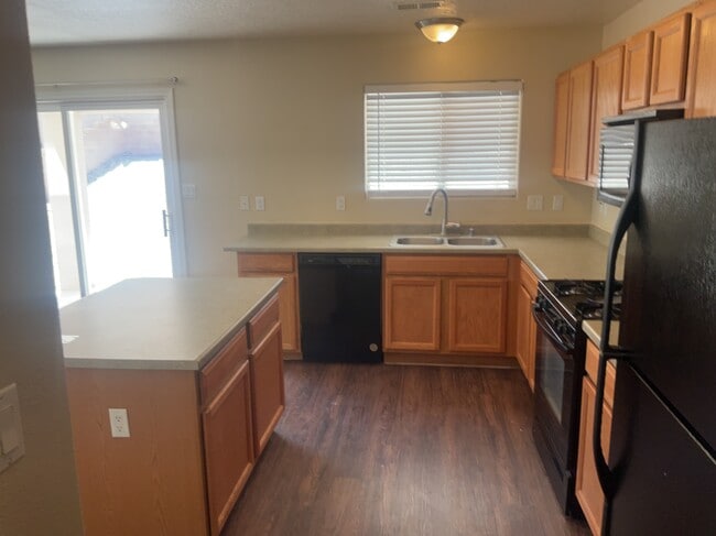 1804 Sierra Norte Loop NE in Rio Rancho, NM - Building Photo - Building Photo