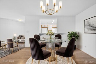 394 Ocean Ave, Unit 701 in Revere, MA - Foto de edificio - Building Photo