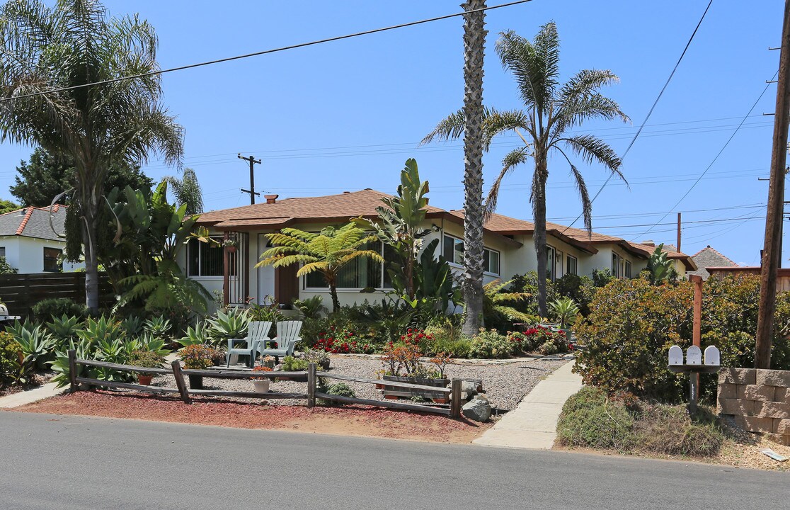 1929 S Myers St in Oceanside, CA - Building Photo