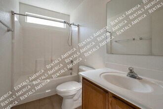 2720 E Indian Wells Pl in Chandler, AZ - Building Photo - Building Photo