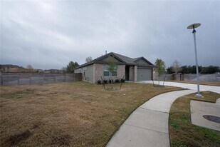 105 Carmello in Kyle, TX - Building Photo
