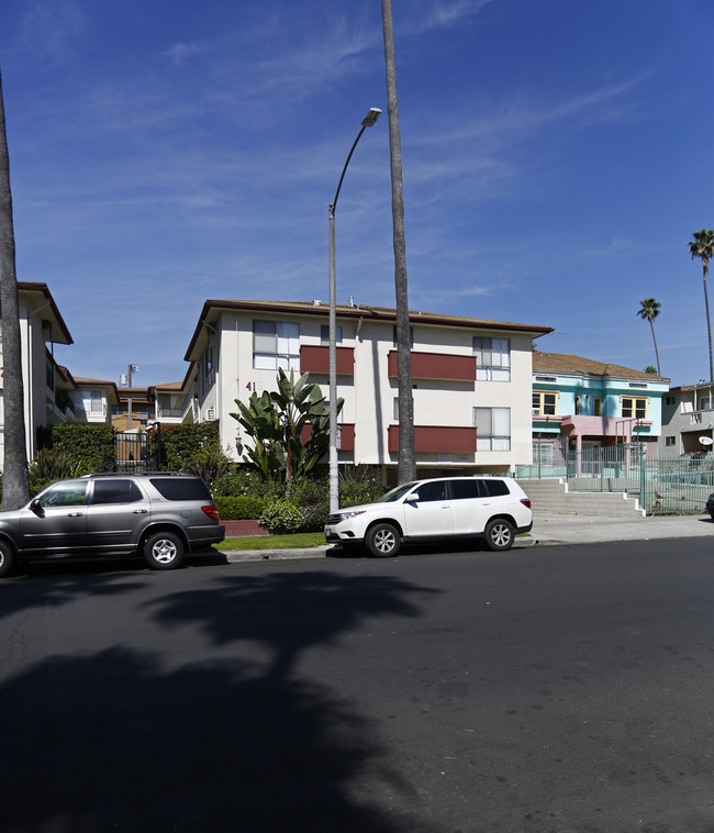 415 S St Andrews Pl in Los Angeles, CA - Foto de edificio - Building Photo