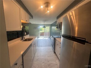577 Village Blvd N in Baldwinsville, NY - Building Photo - Building Photo