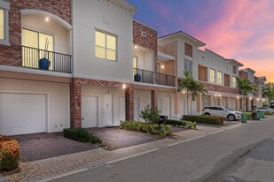 10400 SW Stephanie Way in Port St. Lucie, FL - Building Photo