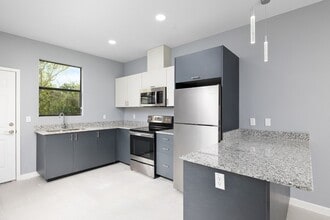 810 S Michigan St in Alton, TX - Building Photo - Building Photo