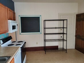 215 W Chestnut St, Unit 1 in West Chester, PA - Foto de edificio - Building Photo