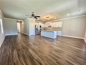 811 NE Hts Ln in Bentonville, AR - Building Photo - Building Photo