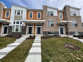 3S629 Camden St in Warrenville, IL - Building Photo