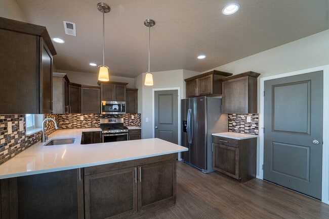 705 Condor Dr in Cheney, WA - Building Photo - Building Photo