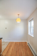 461 W Melrose St, Unit #457 in Chicago, IL - Building Photo - Building Photo