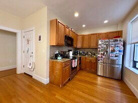 184 Saint Paul St, Unit 1 in Brookline, MA - Building Photo