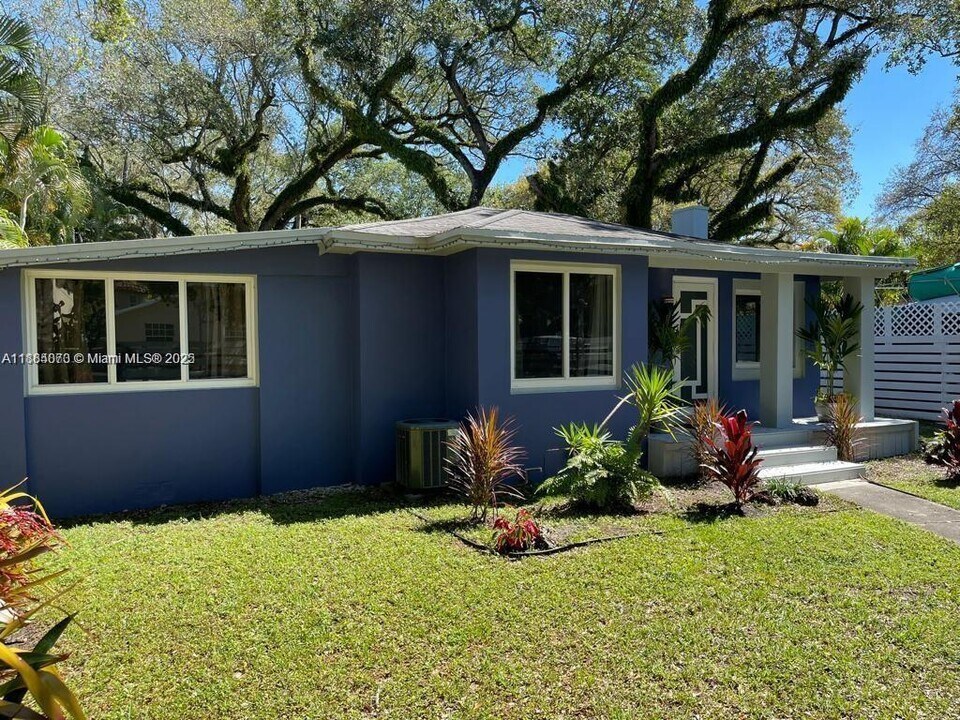 2338 SW 17th Ave in Fort Lauderdale, FL - Building Photo
