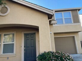 2012 Northfield Dr in Santa Rosa, CA - Building Photo