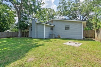 2739 King Cole Dr in Jacksonville, FL - Foto de edificio - Building Photo