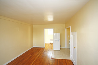 Sheridan Gardens in Elizabeth, NJ - Building Photo - Interior Photo