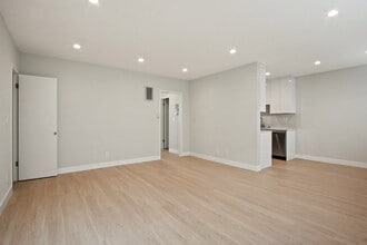 1451 Franklin St, Unit 2 in Santa Monica, CA - Building Photo - Building Photo